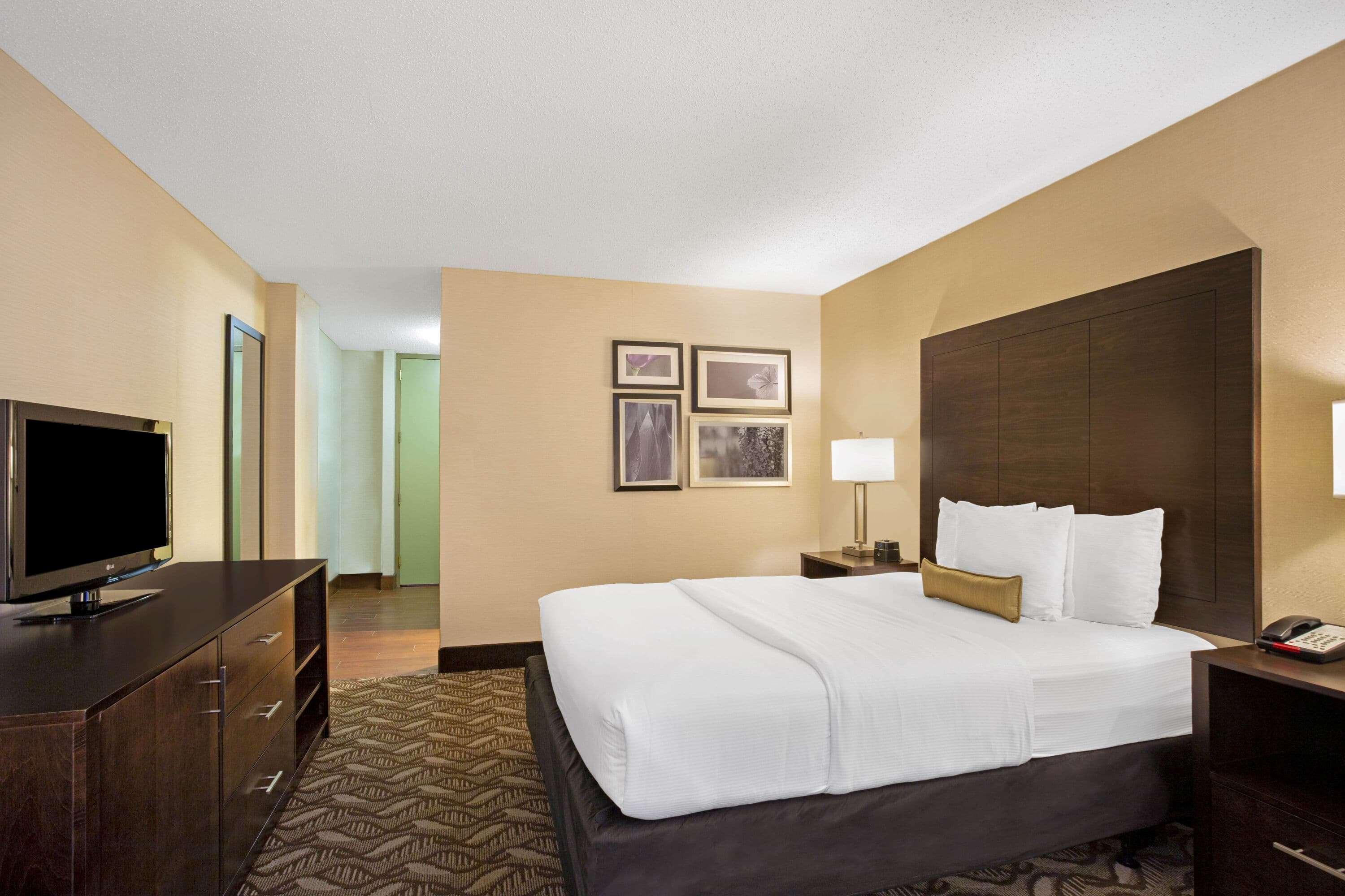 La Quinta By Wyndham Springfield Hotell Exteriör bild