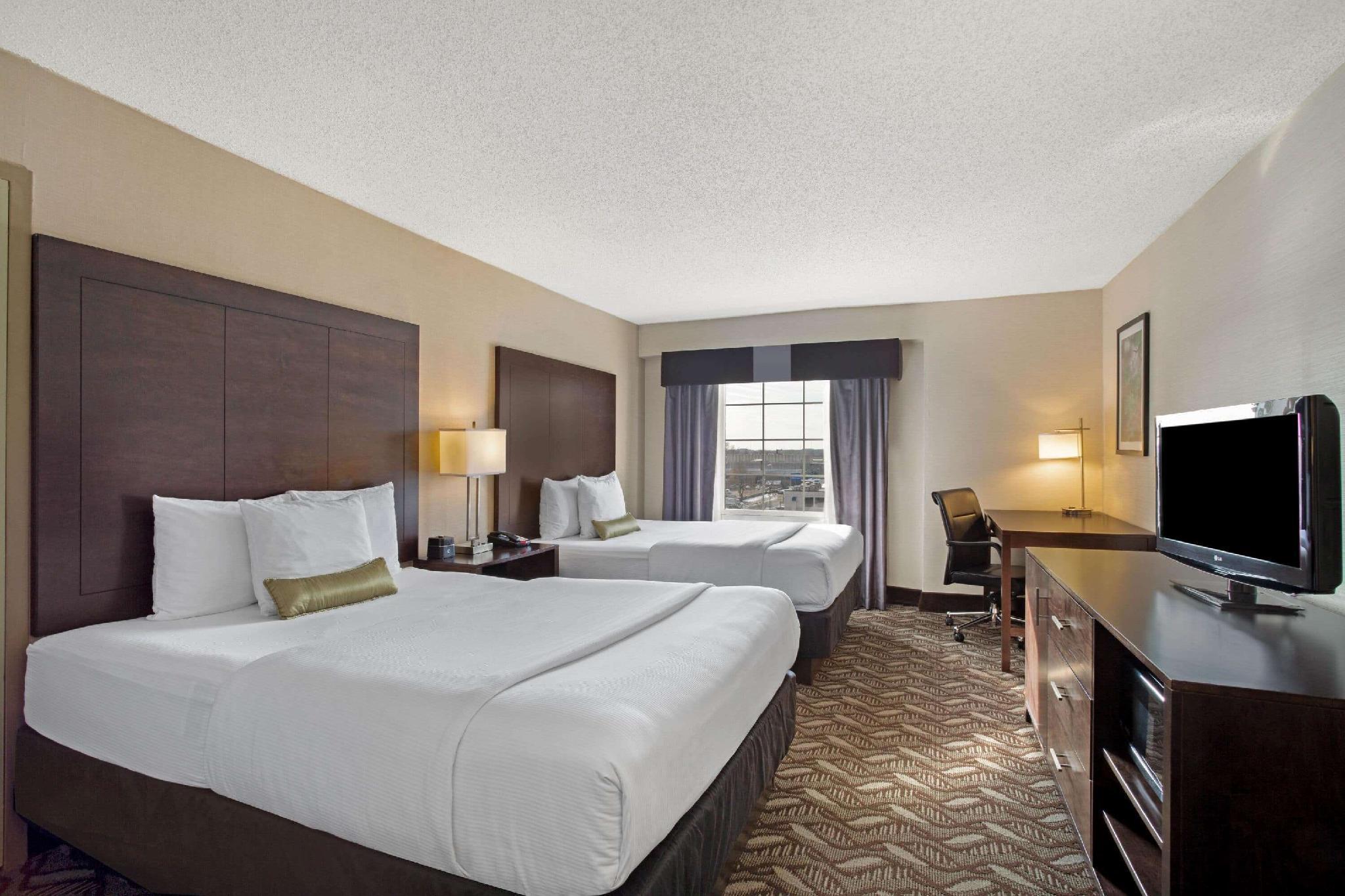 La Quinta By Wyndham Springfield Hotell Exteriör bild