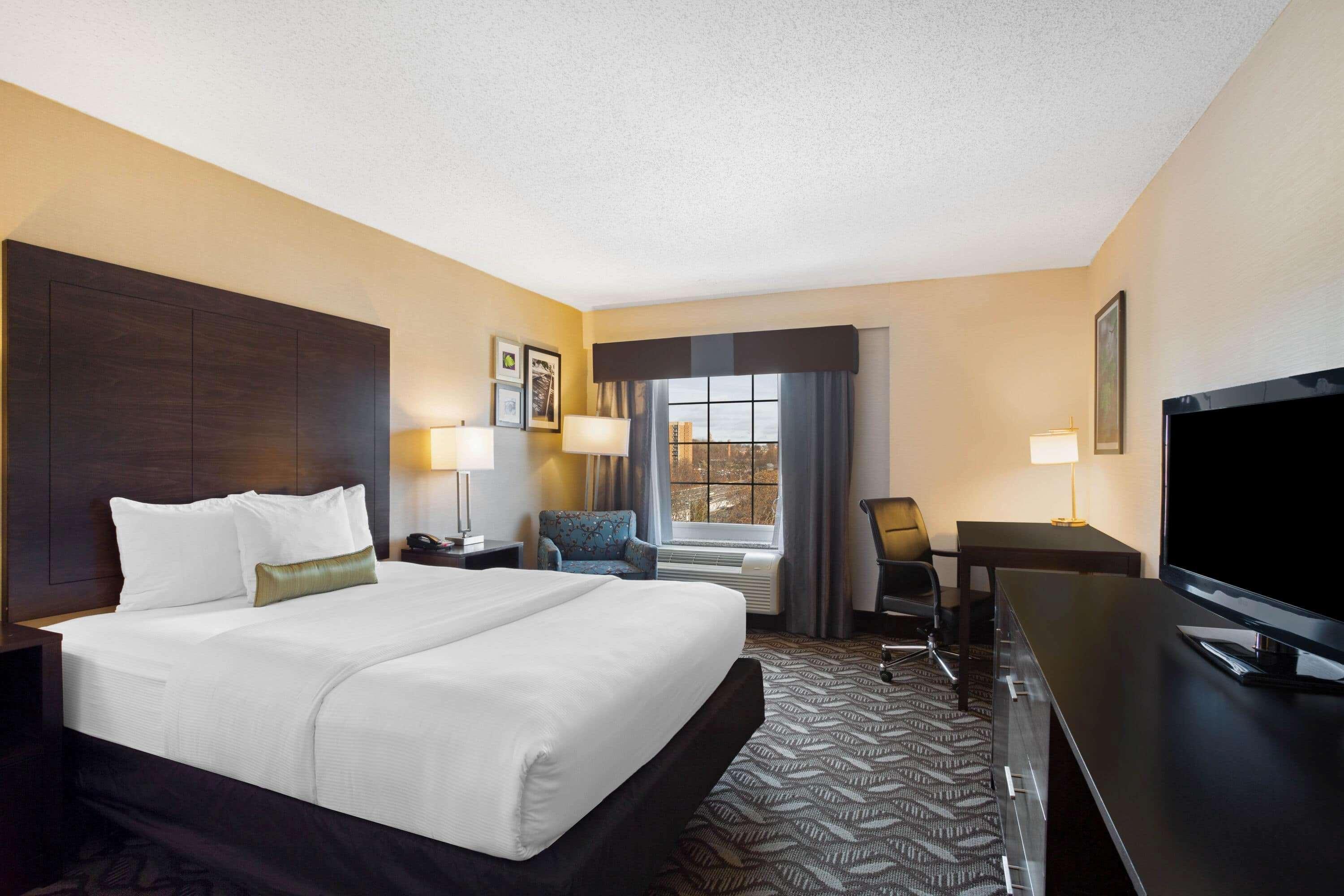 La Quinta By Wyndham Springfield Hotell Exteriör bild