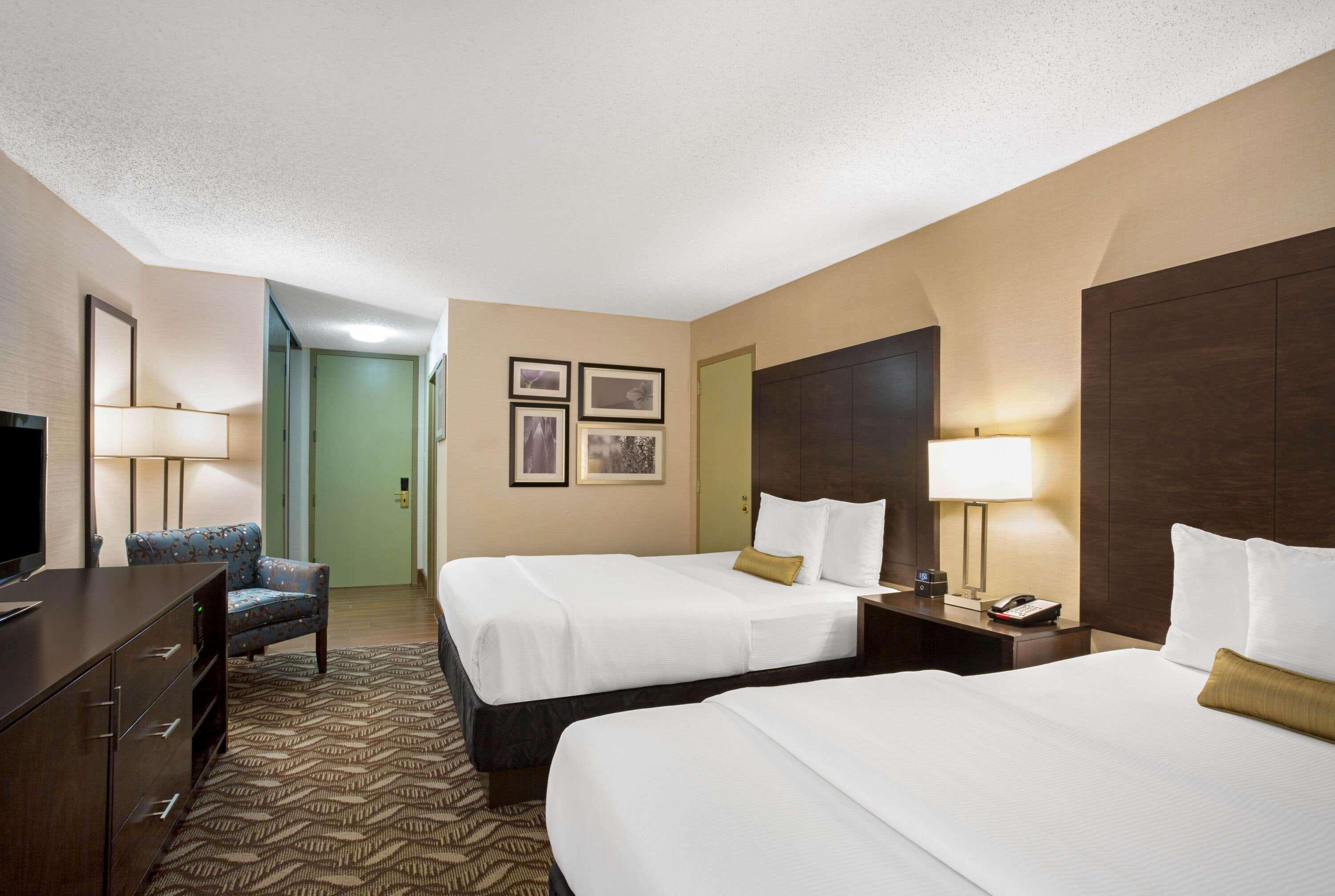 La Quinta By Wyndham Springfield Hotell Exteriör bild