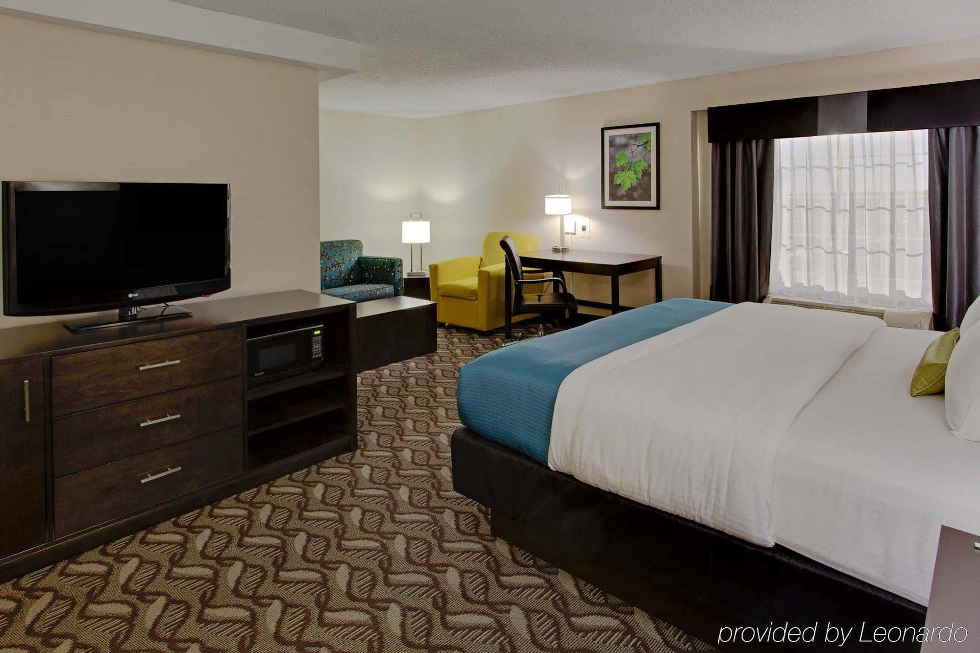 La Quinta By Wyndham Springfield Hotell Exteriör bild
